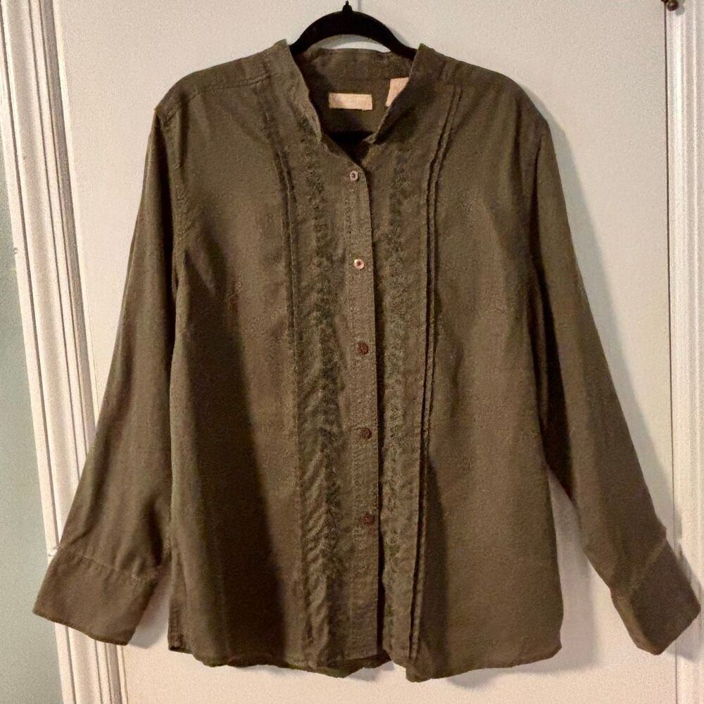 Kate Hill 1X dark olive green embroidered placket button front shirt